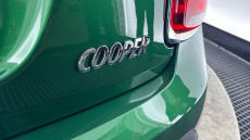 MINI Hatchback 1.5 Cooper Classic 3dr Auto [Comfort/Nav Pack] Petrol Hatchback